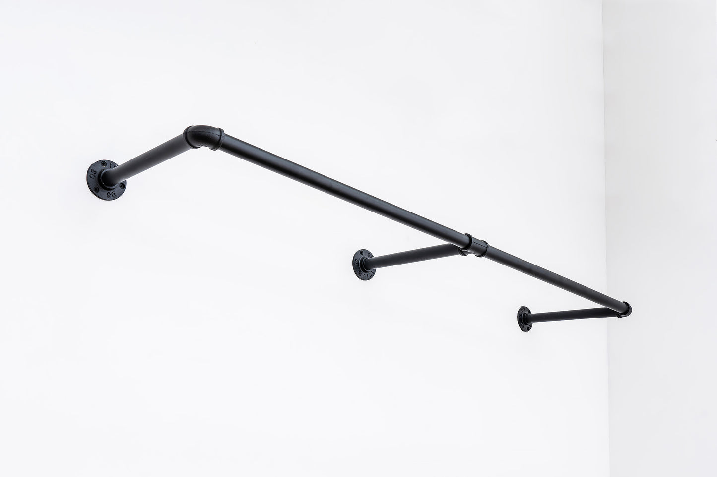 Industrial Clothing Rail With Centre Support (Black)