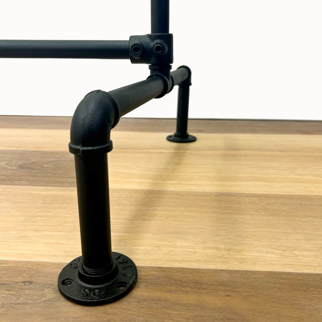 Pipe Clothing Rail With Feet