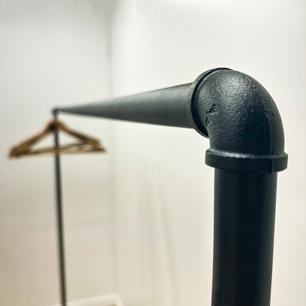 Pipe Clothing Rail With Feet