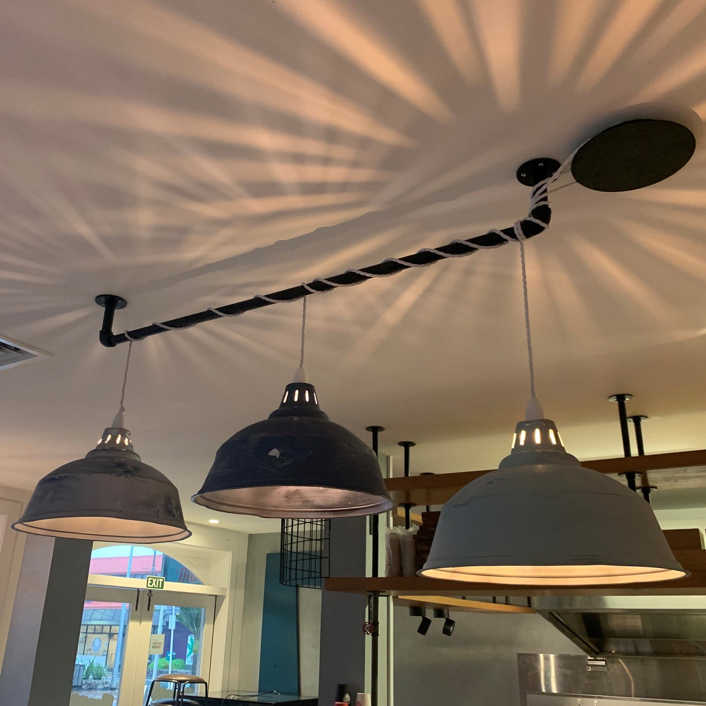 Pendant Light Rail With Centre Support